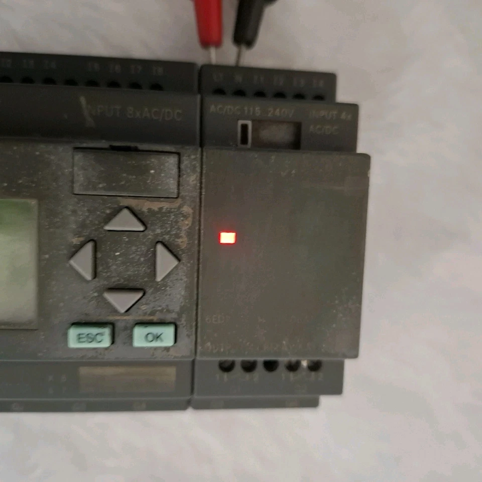 SIEMENS LOGO WITH EXPANSION MODULE AC/DC 115..240V (Cosmetic Damaged) FREE SHIP